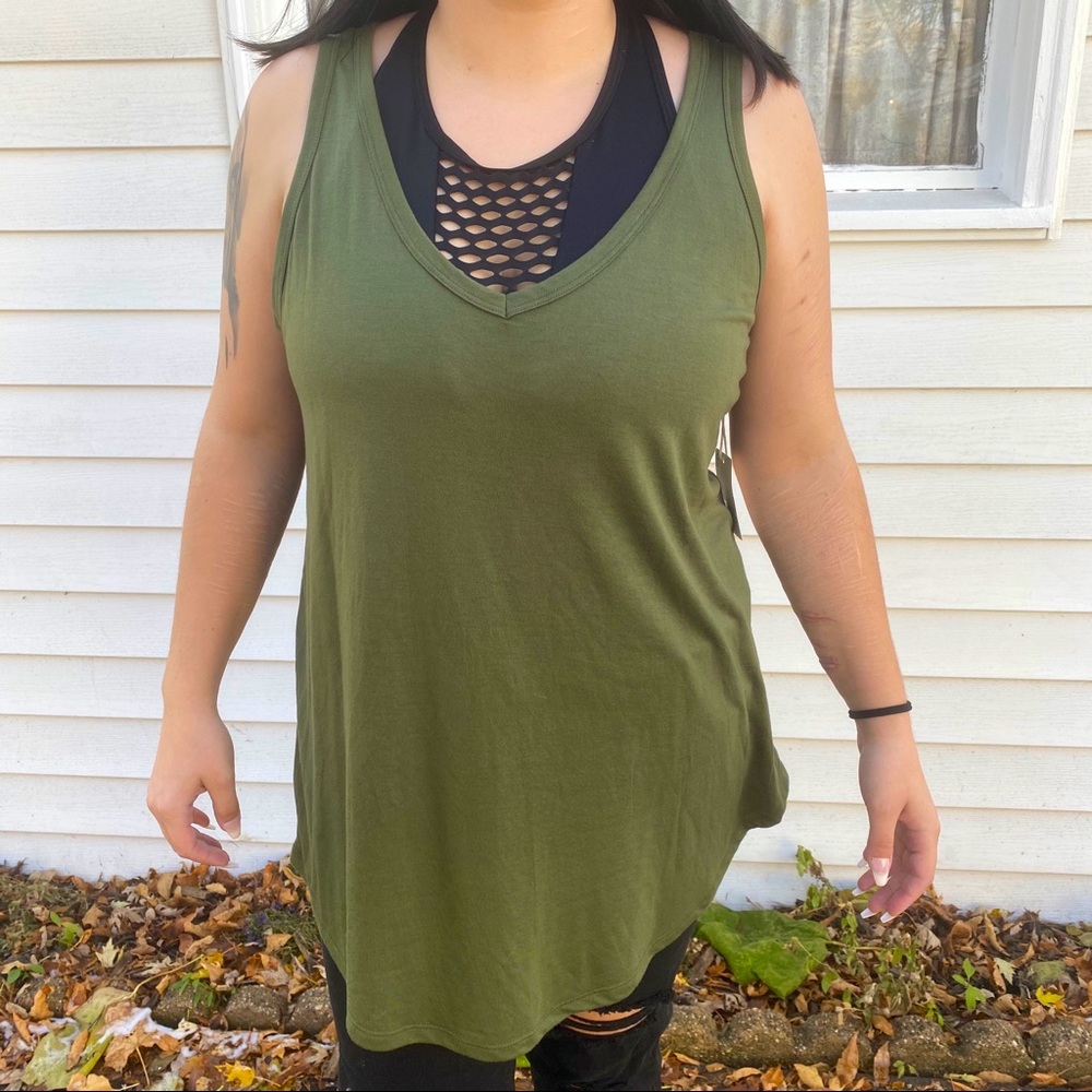 A.N.A. Green Tank - BNWT!